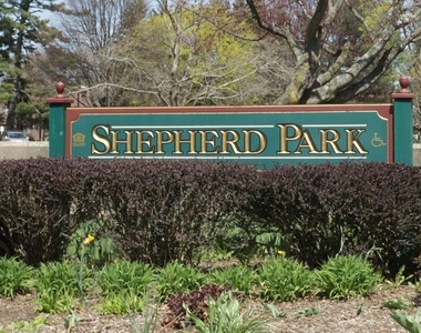 170 Sisson Ave - Photo Thumbnail 2