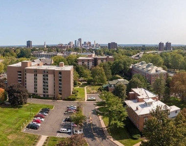 170 Sisson Ave - Photo Thumbnail 3