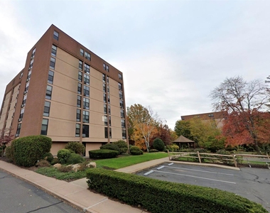 170 Sisson Ave - Photo Thumbnail 5
