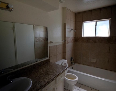 12515 Bexley Drive - Photo Thumbnail 6