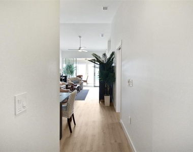 971 Waterside Lane - Photo Thumbnail 5