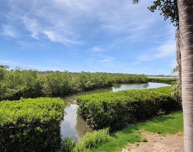 971 Waterside Lane - Photo Thumbnail 30