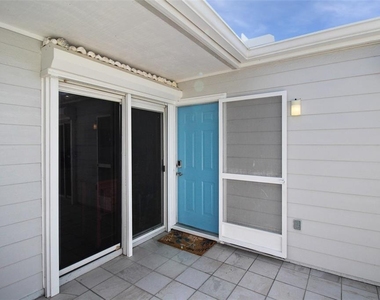 971 Waterside Lane - Photo Thumbnail 4