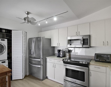 971 Waterside Lane - Photo Thumbnail 7