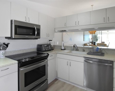 971 Waterside Lane - Photo Thumbnail 11