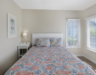 535 Forest Way - Photo Thumbnail 42