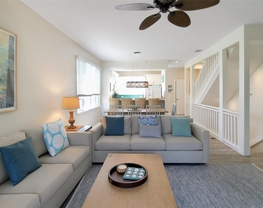 535 Forest Way - Photo Thumbnail 12