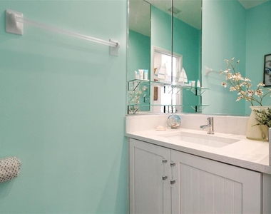 535 Forest Way - Photo Thumbnail 22