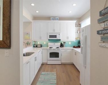 535 Forest Way - Photo Thumbnail 17