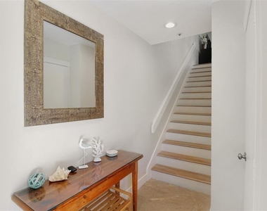 535 Forest Way - Photo Thumbnail 4