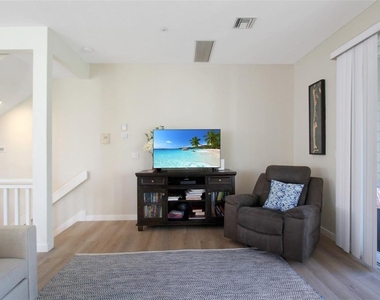 535 Forest Way - Photo Thumbnail 7