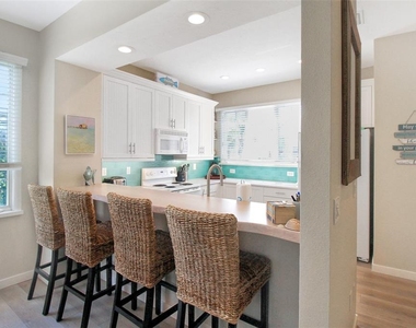 535 Forest Way - Photo Thumbnail 16