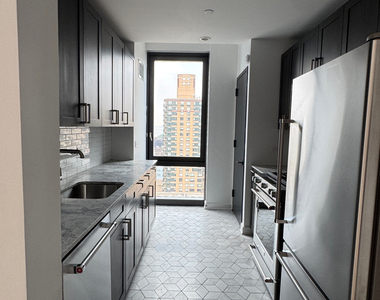 West end Avenue - Photo Thumbnail 2