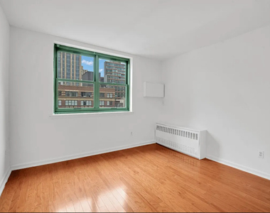 3rd ave - Photo Thumbnail 2