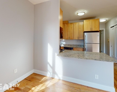 W 179th St - Photo Thumbnail 1