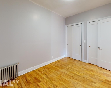 W 179th St - Photo Thumbnail 4