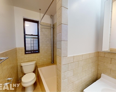 W 179th St - Photo Thumbnail 8