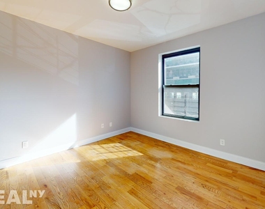 W 179th St - Photo Thumbnail 9