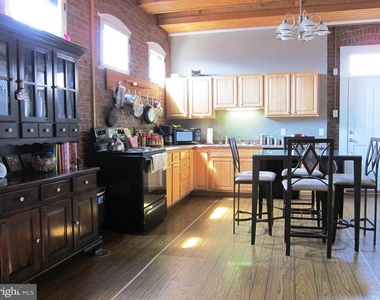 337 E Hamburg Street - Photo Thumbnail 8