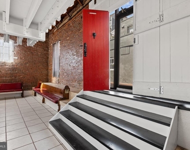 337 E Hamburg Street - Photo Thumbnail 3