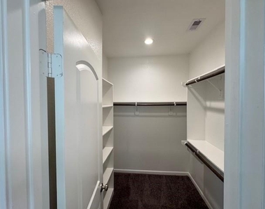 5218 Prairie Terrace Lane - Photo Thumbnail 16