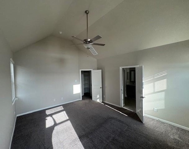 5218 Prairie Terrace Lane - Photo Thumbnail 10