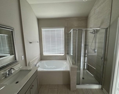 5218 Prairie Terrace Lane - Photo Thumbnail 13