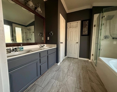 1247 Lavender Shade Court - Photo Thumbnail 46