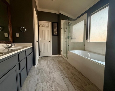 1247 Lavender Shade Court - Photo Thumbnail 44