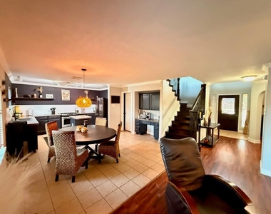 1247 Lavender Shade Court - Photo Thumbnail 3