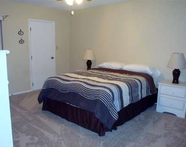 244 Cypress Lane - Photo Thumbnail 8