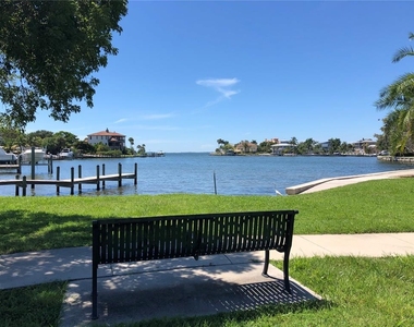 3605 Iroquois Avenue - Photo Thumbnail 13