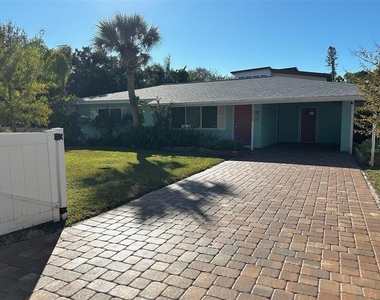 3605 Iroquois Avenue - Photo Thumbnail 23
