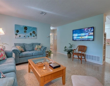 3605 Iroquois Avenue - Photo Thumbnail 29