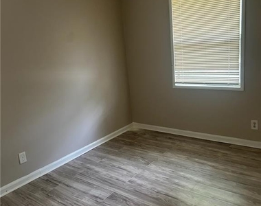 2418 Adger Road - Photo Thumbnail 3