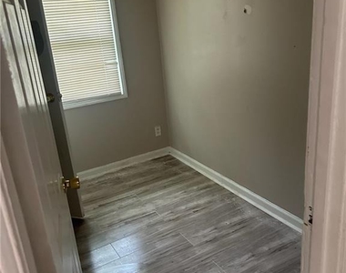 2418 Adger Road - Photo Thumbnail 4