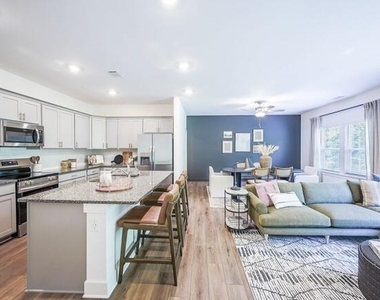 1298 Mabry Street - Photo Thumbnail 4