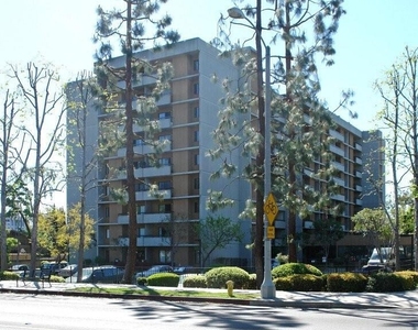 440 N Madison Ave - Photo Thumbnail 1