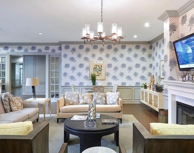 East 57th Street - Photo Thumbnail 6