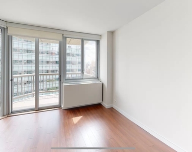 East 34th Street - Photo Thumbnail 1