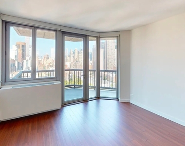 East 34th Street - Photo Thumbnail 3