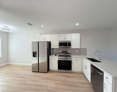 10336 Pendleton Avenue - Photo Thumbnail 2