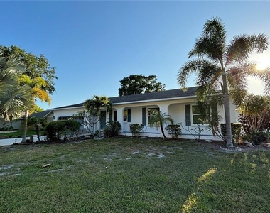 912 72nd Street Nw - Photo Thumbnail 23