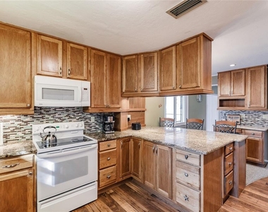 912 72nd Street Nw - Photo Thumbnail 8