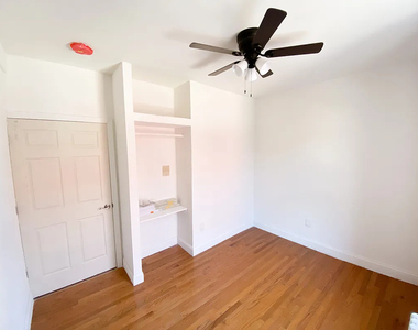 300 East 104th Street - Photo Thumbnail 5