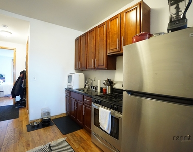 420 Melrose Street - Photo Thumbnail 4
