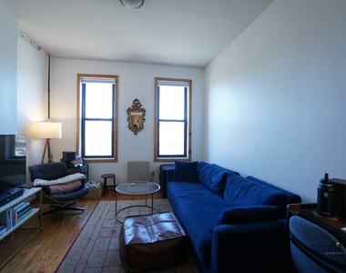 420 Melrose Street - Photo Thumbnail 8