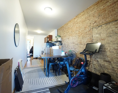 420 Melrose Street - Photo Thumbnail 10