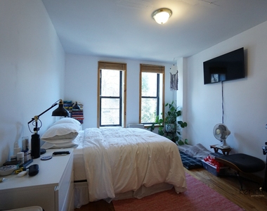 420 Melrose Street - Photo Thumbnail 6