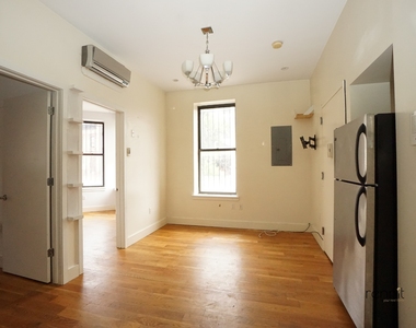 453 Franklin Avenue - Photo Thumbnail 7